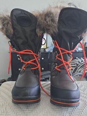 Lugz Faux Fur Trim Snow Boots Worn Once